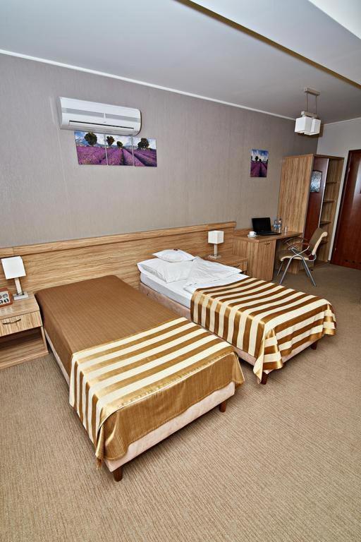 Hotel Soccer Sport Радомско Экстерьер фото